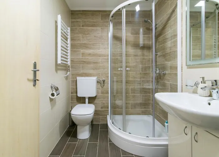 아파트 Sunny Side Of